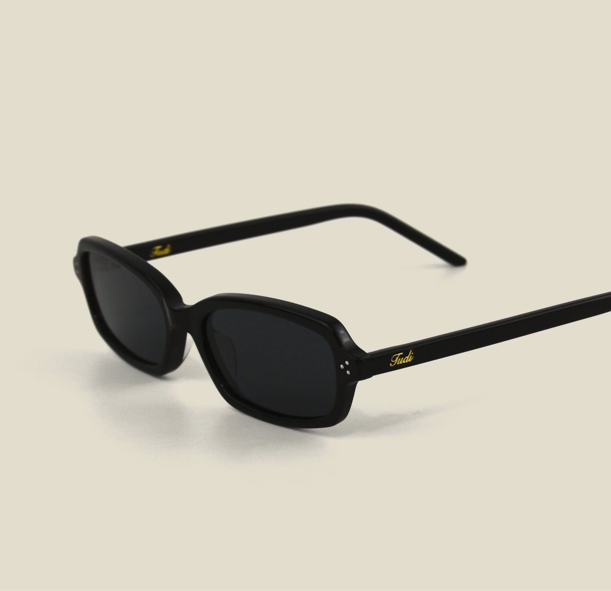 TUDI Elio Black eyewear, three-quarter side view
