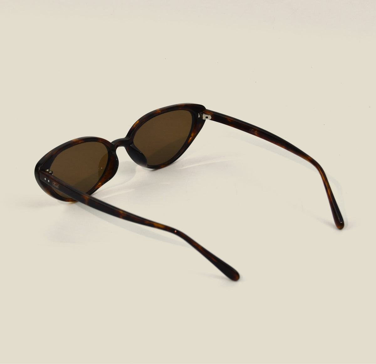 TUDI Nuna Havana eyewear, rear view