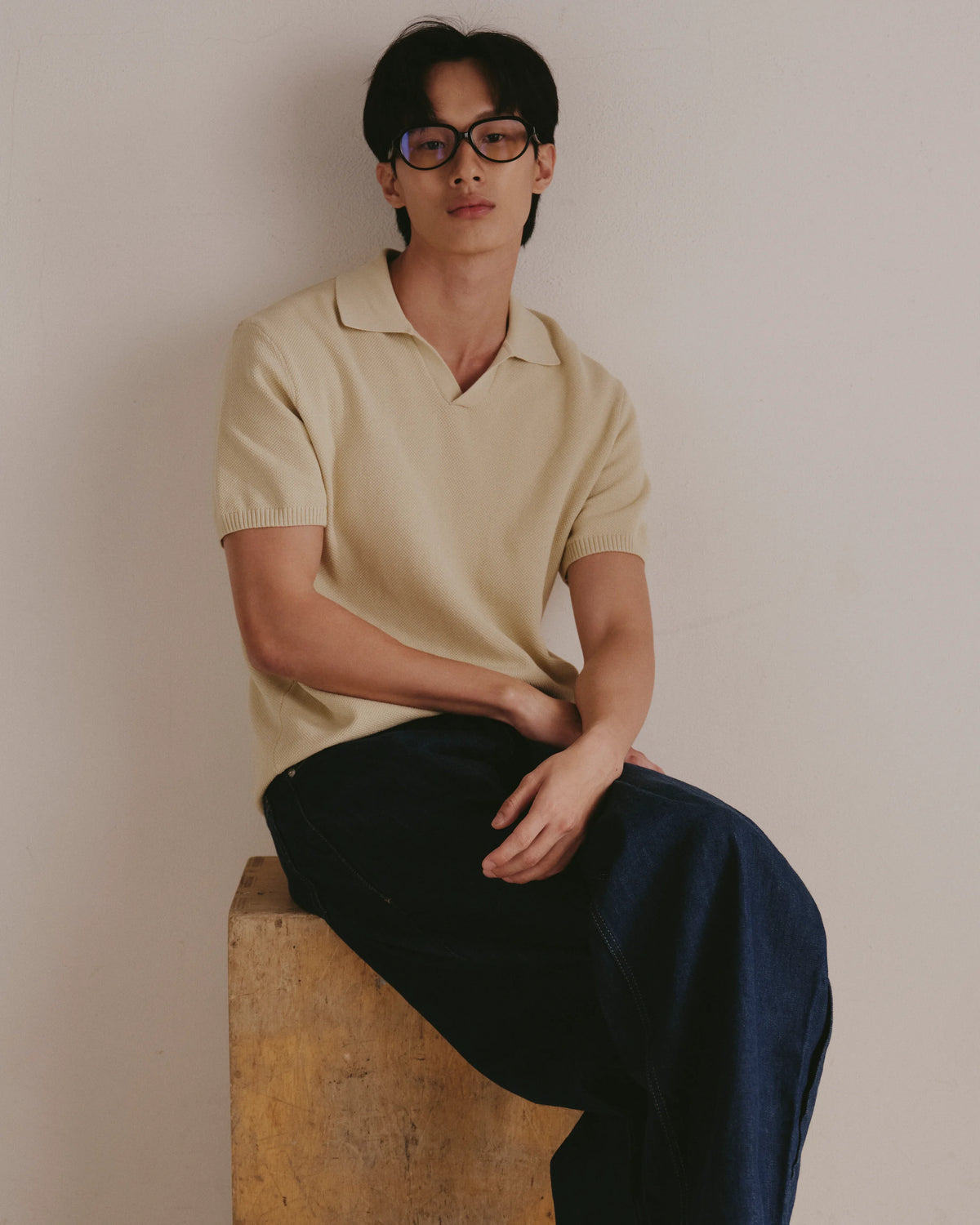 TUDI Meet eyewear, lifestyle, black frame; clear lenses